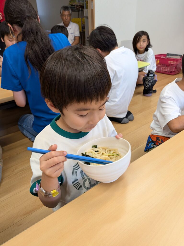 水曜日のおやつはうどん